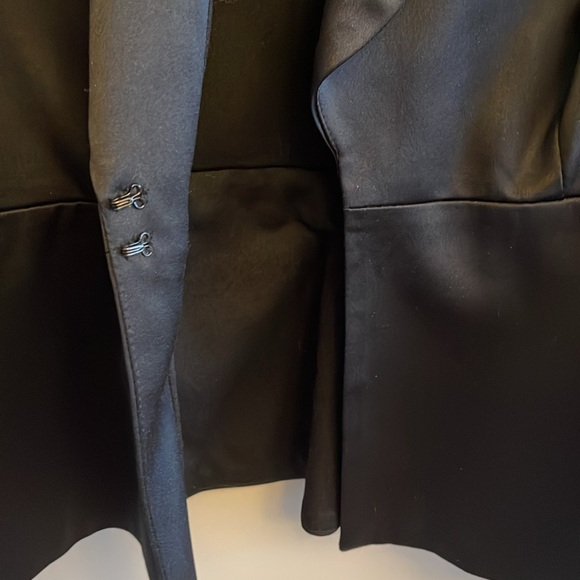 JS COLLECTIONS | Cropped Satin Blazer - sz 8 - Picture 4 of 16